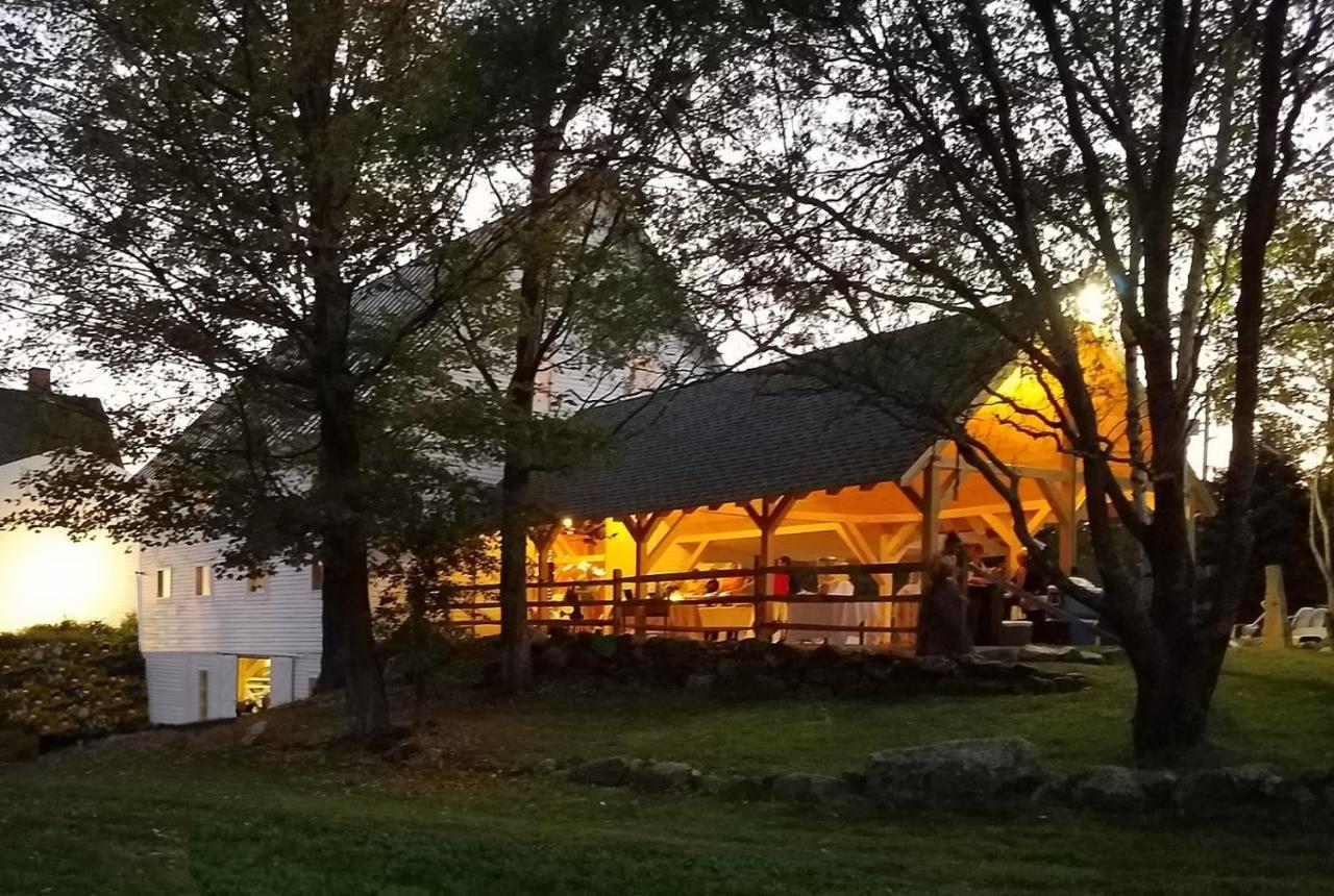 Highland Lake Inn Andover Bagian luar foto