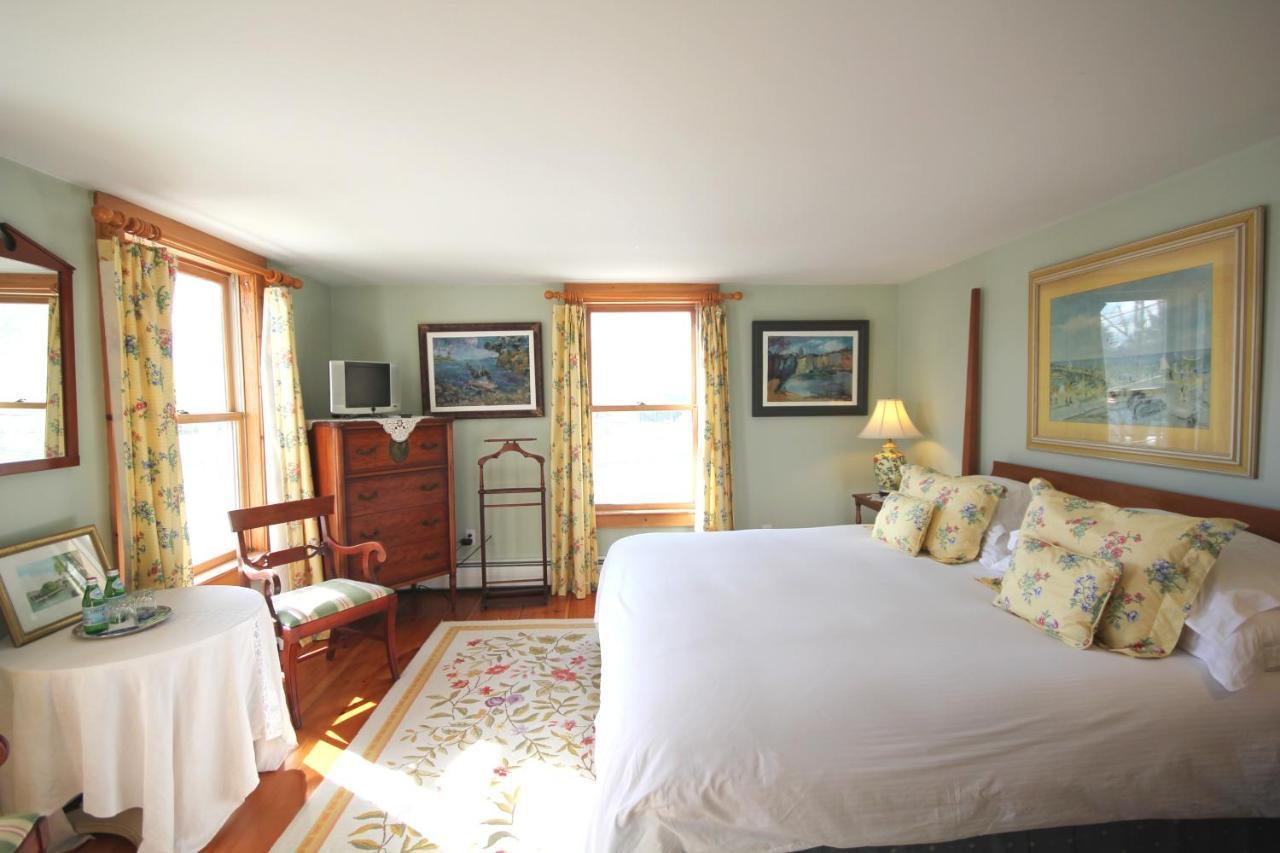 Highland Lake Inn Andover Ruang foto