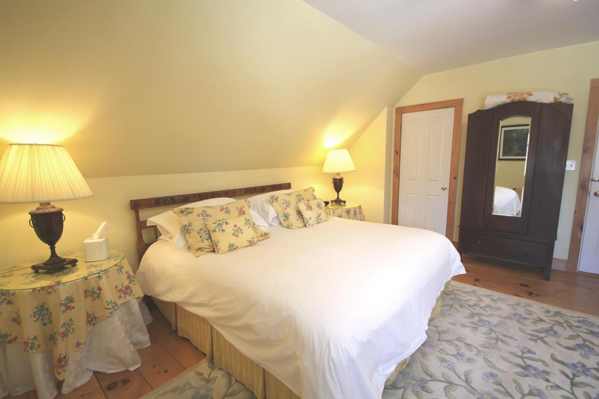 Highland Lake Inn Andover Ruang foto